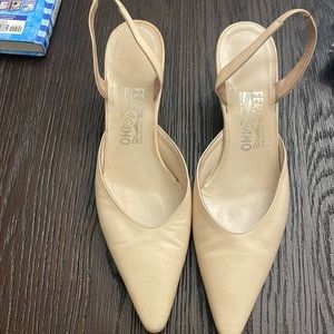 Authen Salvatore Ferragamo Cream White leather Sling back shoes heels 8B Italy